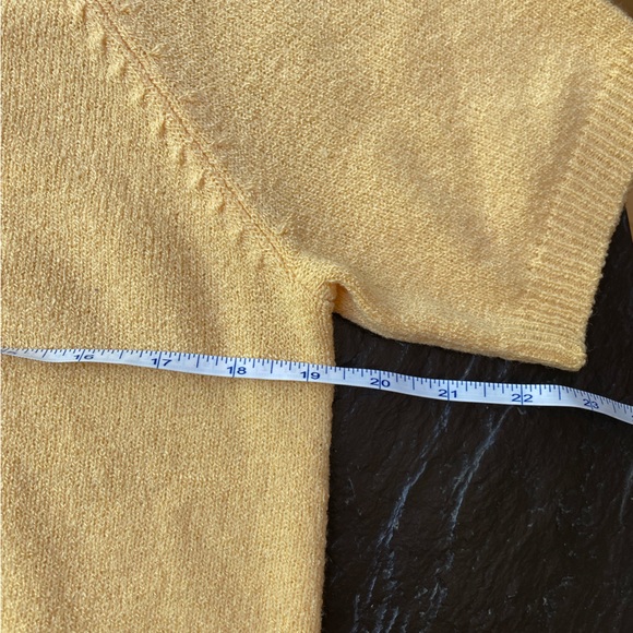 White Stag short sleeve yellow sweater - Picture 10 of 10